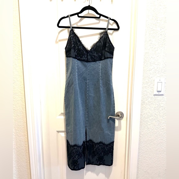 Chic Denim Midi Dress with Black Lace Accents - Picture 3 of 5